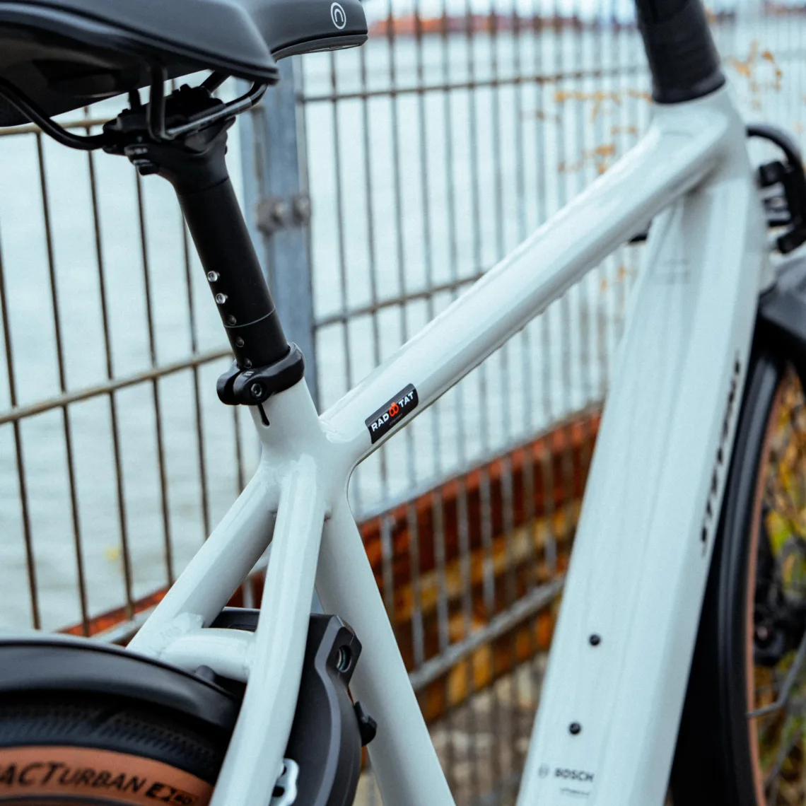 Fahrrad Rahmen am Zaun | Rad und Tat